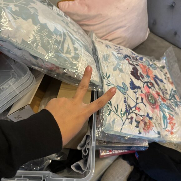 ANTHROPOLOGIE Karine Indoor/Outdoor Pillow NEW‎ WITH TAG set of 2 - Picture 5 of 6